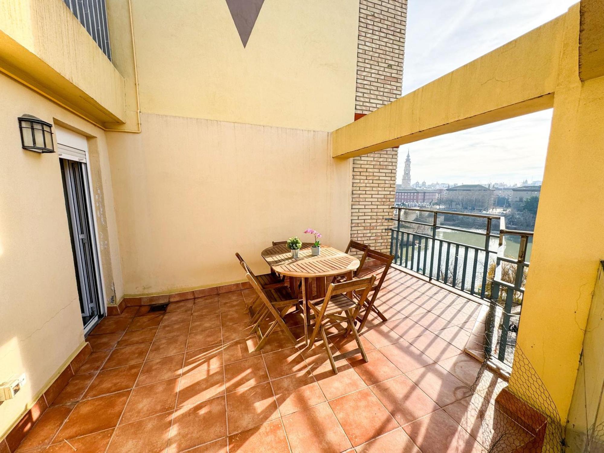 El Puente Del Pilar Comotucasa Zaragoza Bagian luar foto